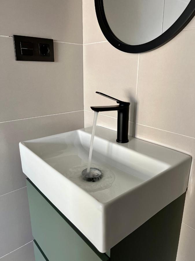 Crysoyle Apartment Barcelona Next To Camp Nou ロスピタレート・デ・リョブレガート エクステリア 写真